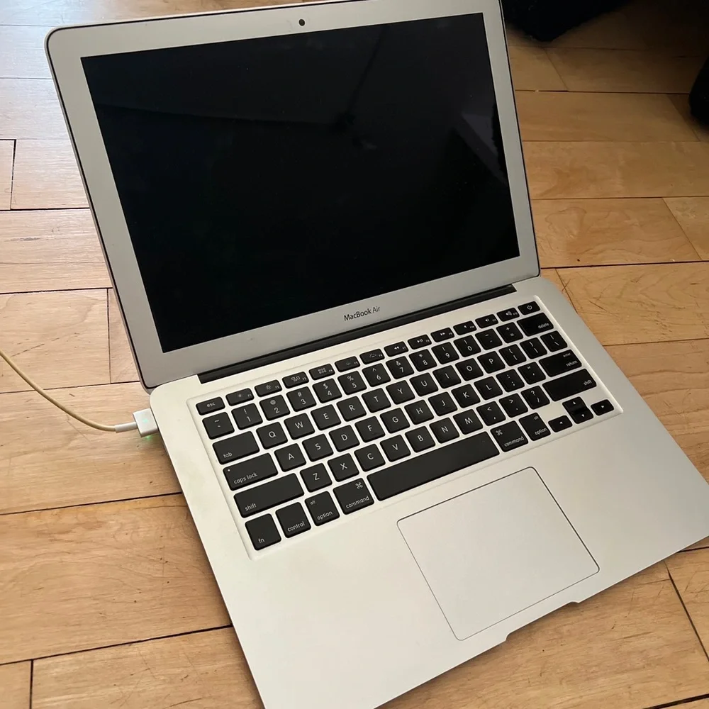 Apple MacBook Air 13 inch 2012